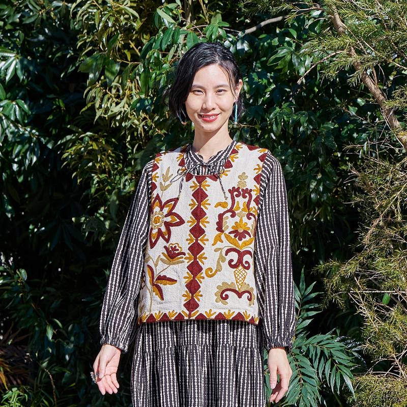 アリ刺繍ベスト｜マライカ公式通販