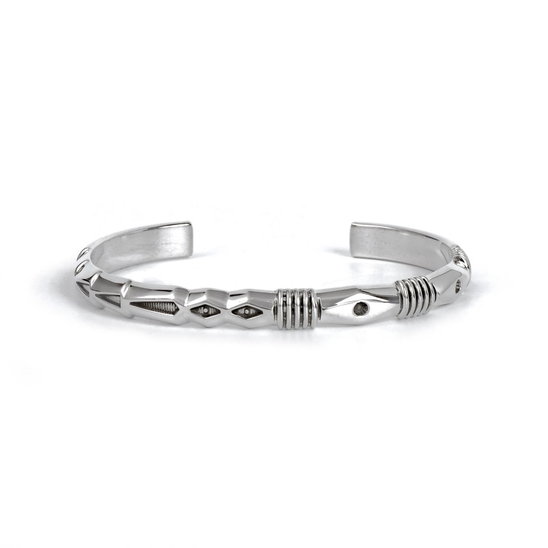 ナバホ族アーティストのインディアンジュエリー（Navajo Jewelry