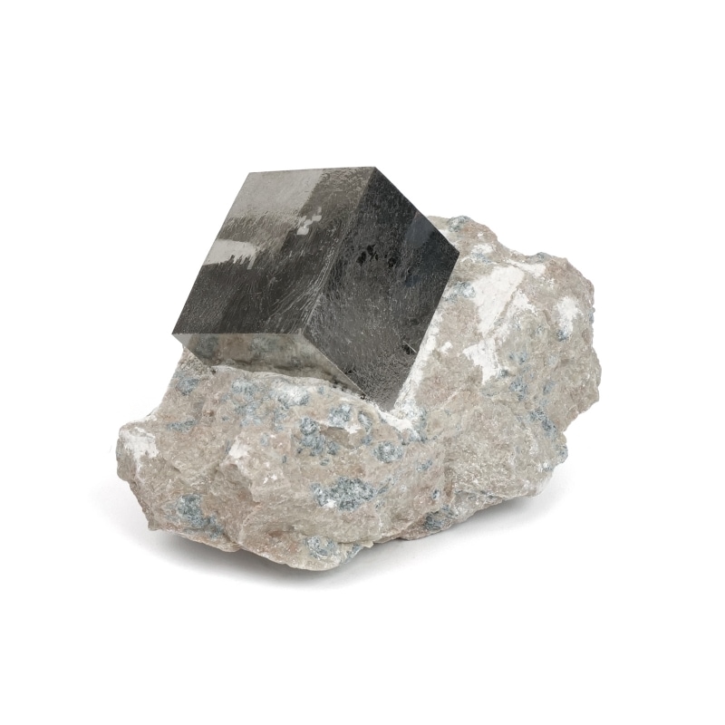 ナバフン産キュービックパイライト