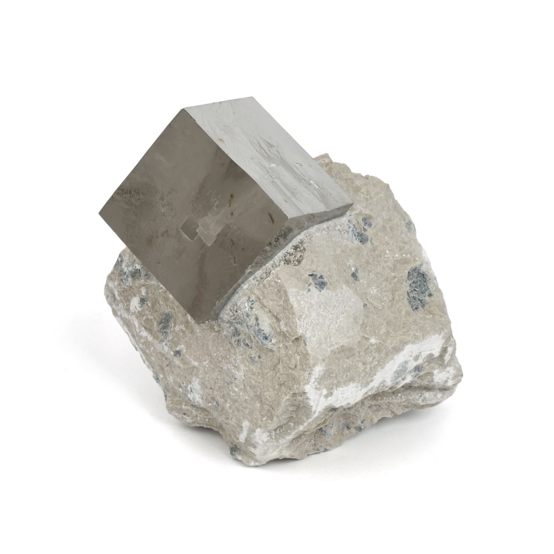 ナバフン産キュービックパイライト