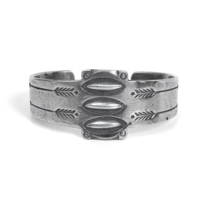 146mm ジェシーロビンズ コインシルバー バングル｜マライカ公式通販