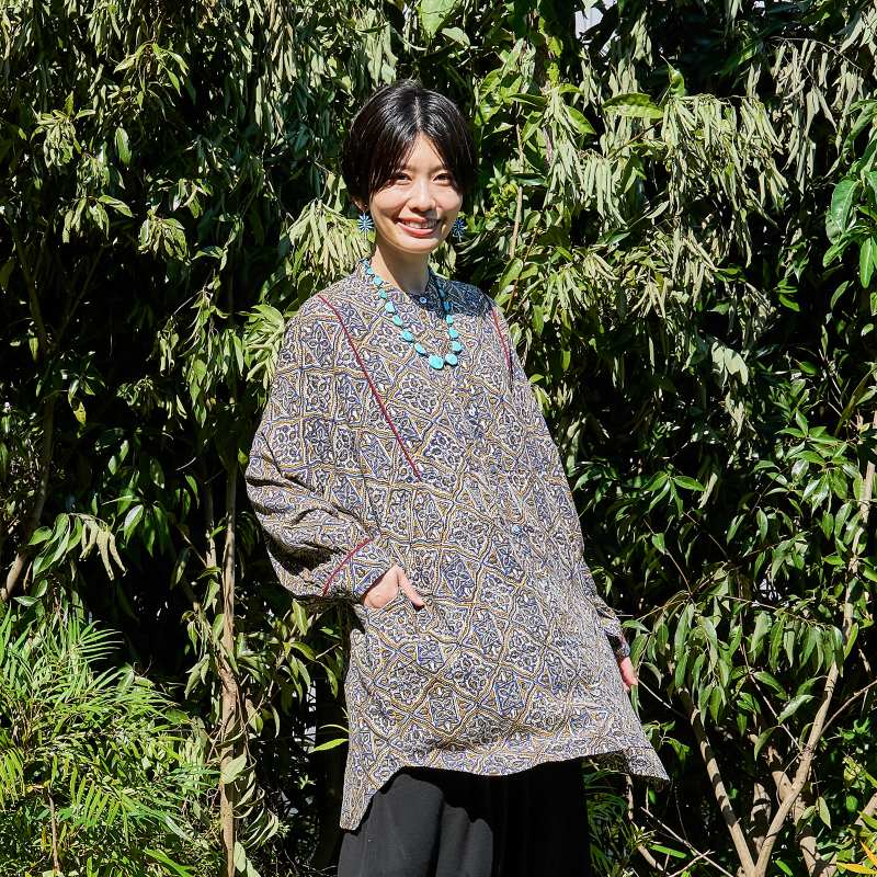 レーヨンタイル風チュニックブラウス