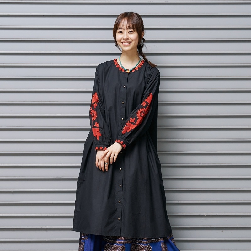 コットンビッグフラワー刺繍前あきワンピース｜マライカ公式通販