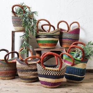 犬の刺繍付きカラフルかごバッグ　(あが) 1121-2 犬の刺繍付きカラフルかごバッグ (あが) 1121-2 犬の刺繍付きカラフル