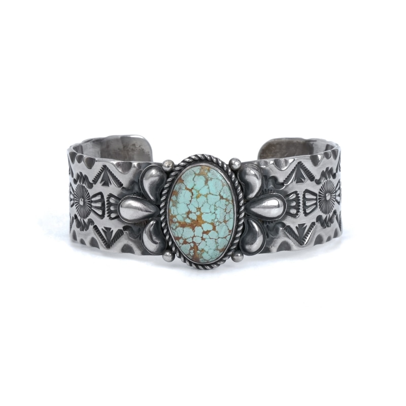 ナバホ族アーティストのインディアンジュエリー（Navajo Jewelry