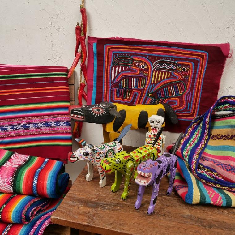 マダガスカル産 ラブラドライト ラフスタンド 【Madagascar