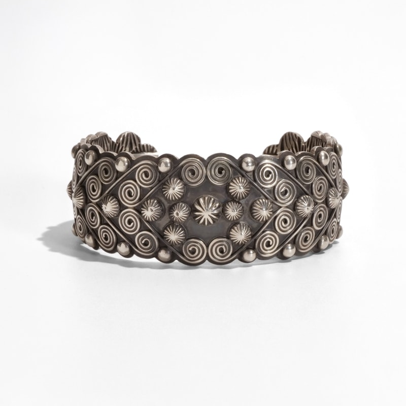 ナバホ族アーティストのインディアンジュエリー（Navajo Jewelry