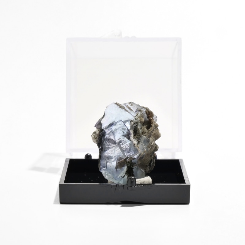 中国・湖南省ヤオガンシャン産 フローライト原石〈ケース付き〉