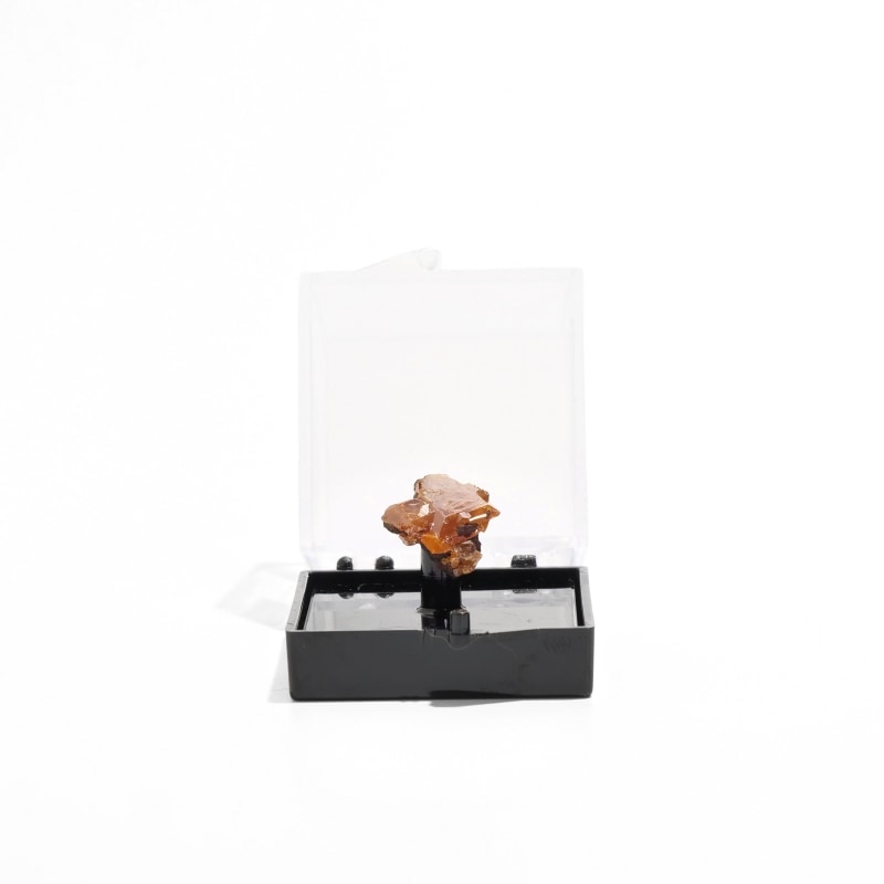 アメリカ・アリゾナ州産 ウルフェナイト結晶標本〈ケース付き〉