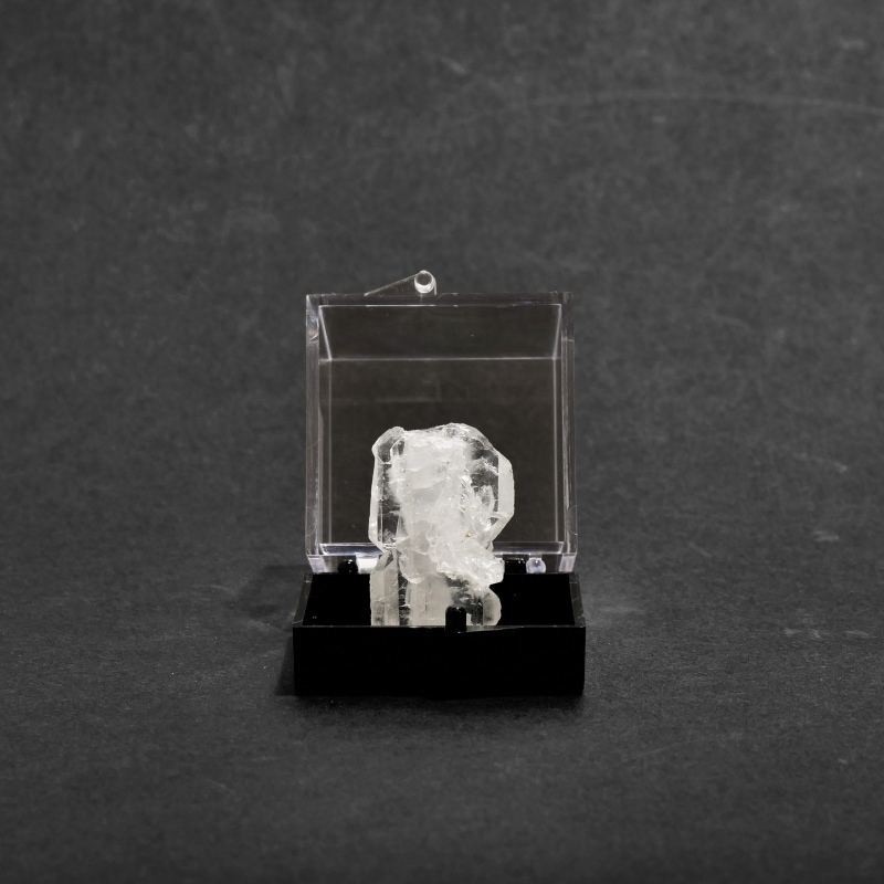 パキスタン産 ファーデン水晶 標本〈ケース付き〉