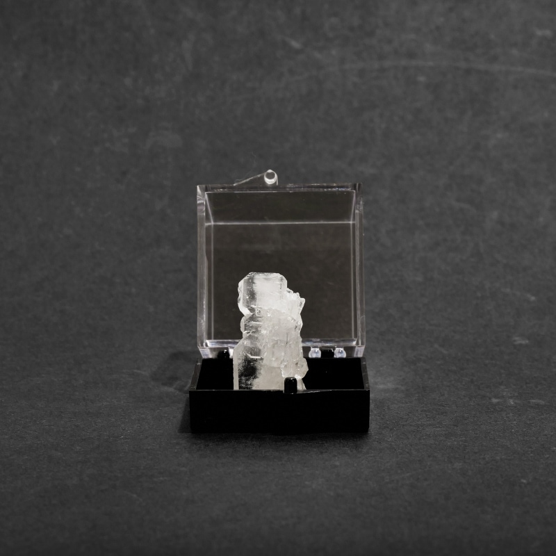 パキスタン産 ファーデン水晶 標本〈ケース付き〉
