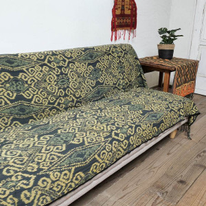 映画「架空の犬と嘘をつく猫 」使用品 イカットベッドカバー マルチ