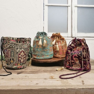 ザリ刺繍ベルベット巾着ショルダーバッグ｜マライカ公式通販