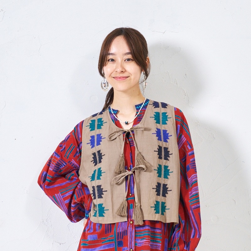 コットンクラウン刺繍ベスト　【メール便】