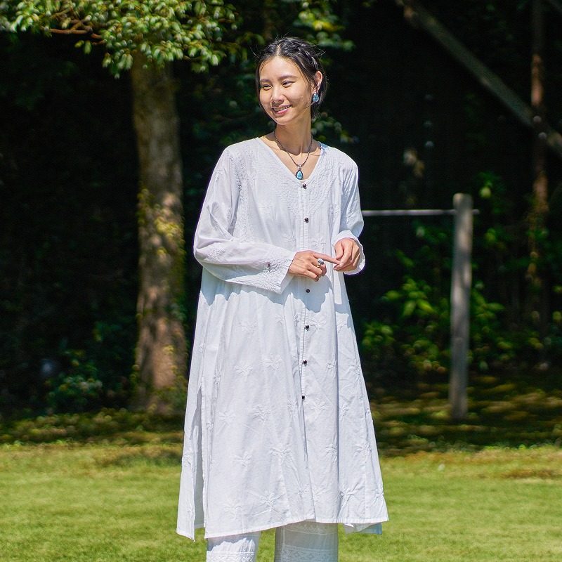 コットンスラブラクノウ刺繍前あきワンピース