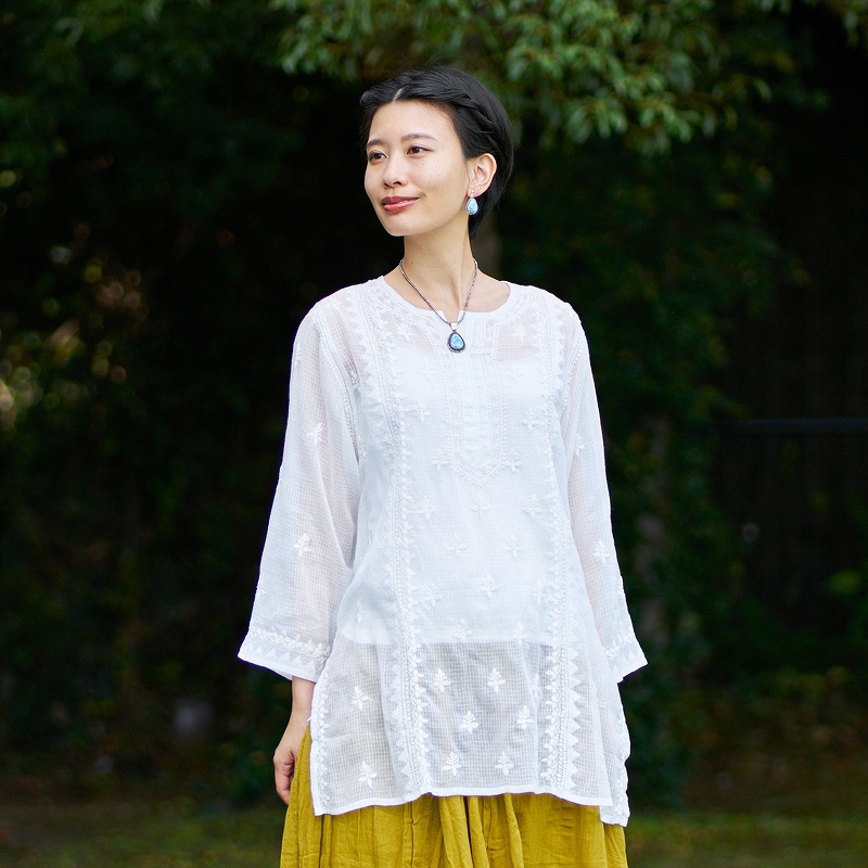 コタドリアラクノウ刺繍プルオーバー｜マライカ公式通販