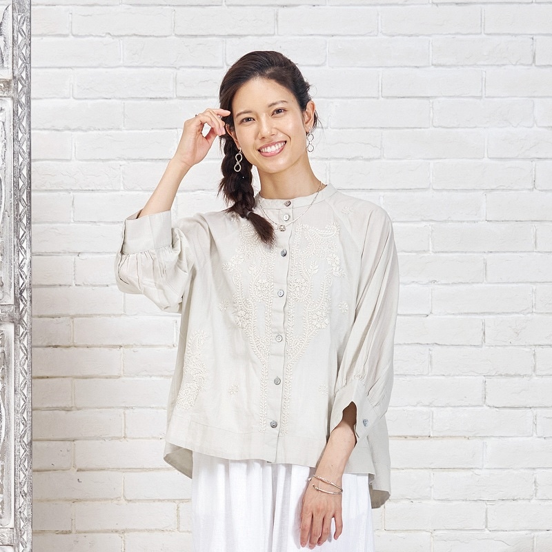 ラクノウ刺繍ブラウス