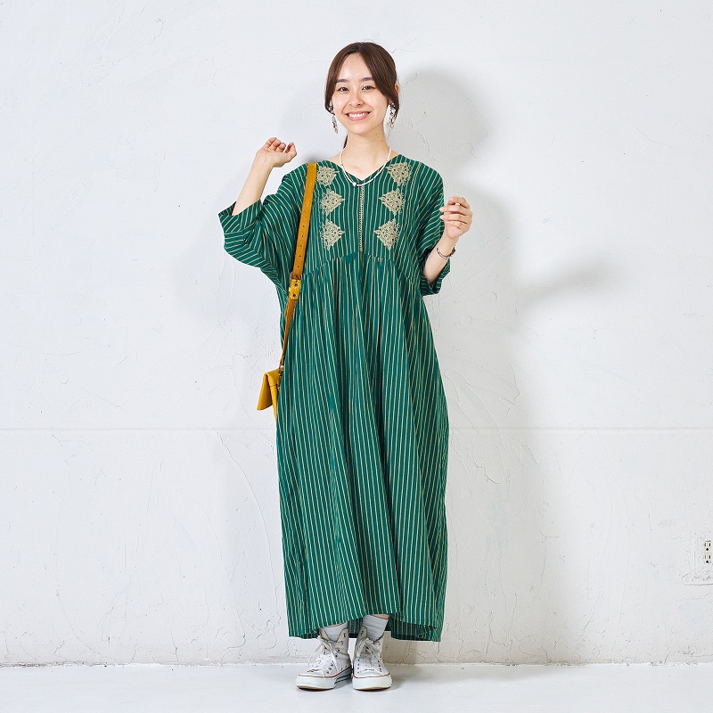 コットンストライプフラワーポイント刺繍ワンピース