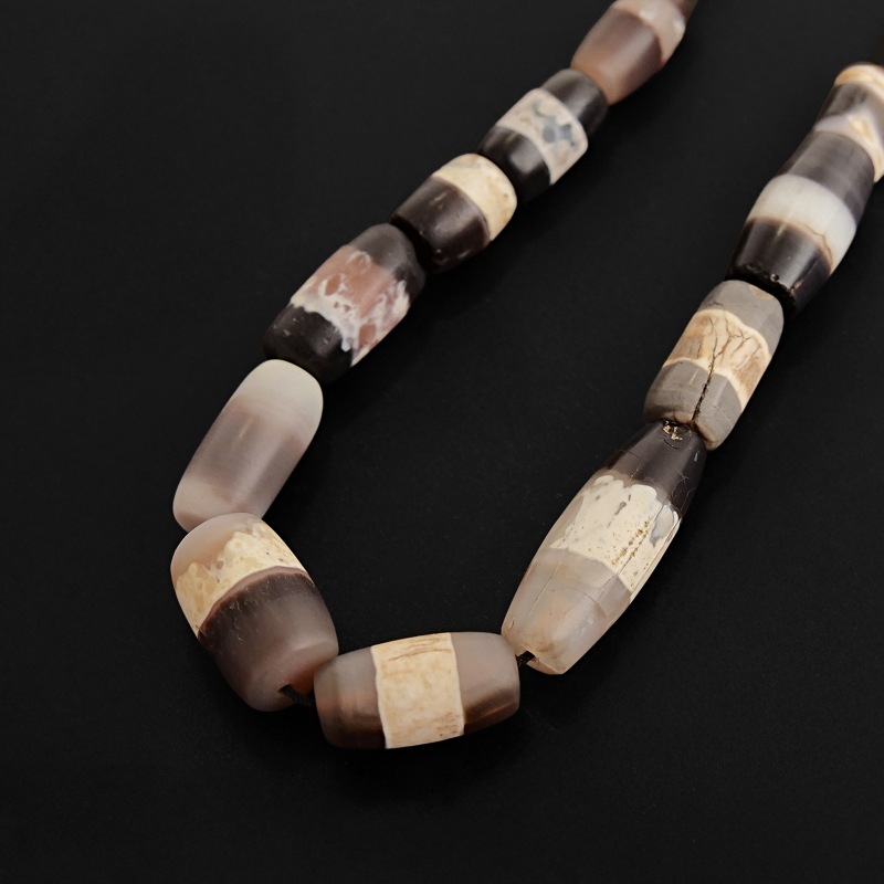 831　天珠　湾月　三線天珠　Chung　dzibeads！ 831 天珠 湾月 三線天珠 Chung dzibeads！ 831 天珠 湾月 三線