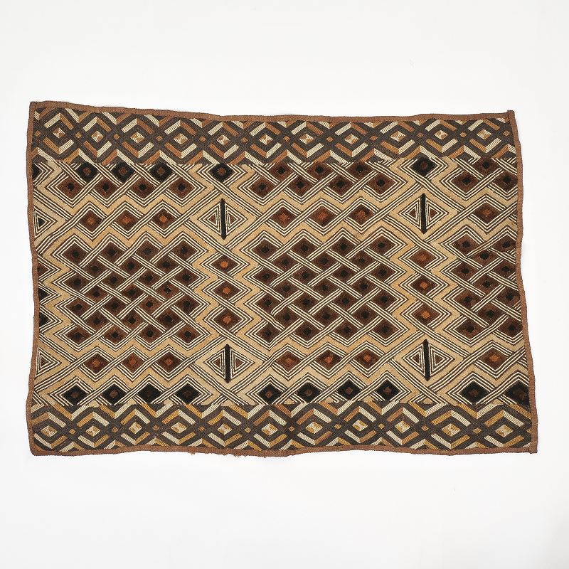 シルクカンタ刺繍タペストリー 大判ストール｜マライカ公式通販