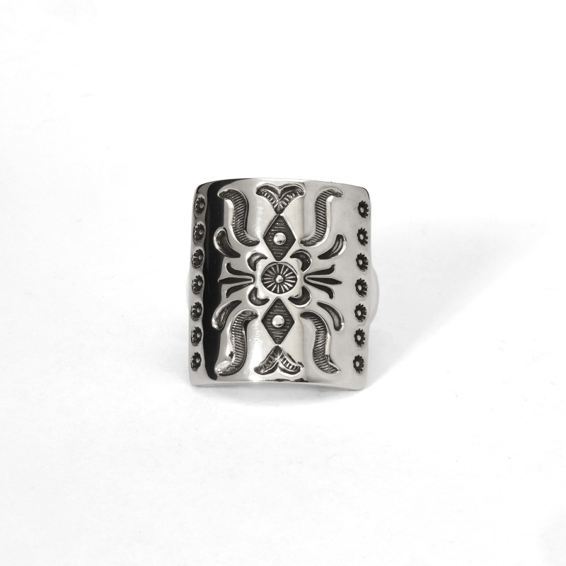 22号 ジェニファーカーティス スタンプワーク ケトーリング｜マライカ