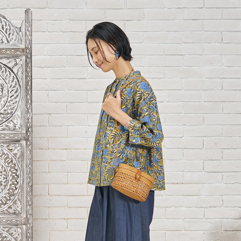 アタ 透かし編みミニショルダーバッグ　かごバッグ