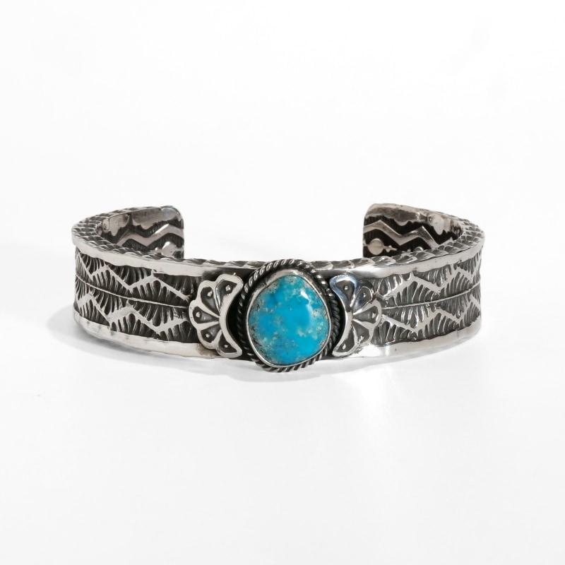 ナバホ族アーティストのインディアンジュエリー（Navajo Jewelry
