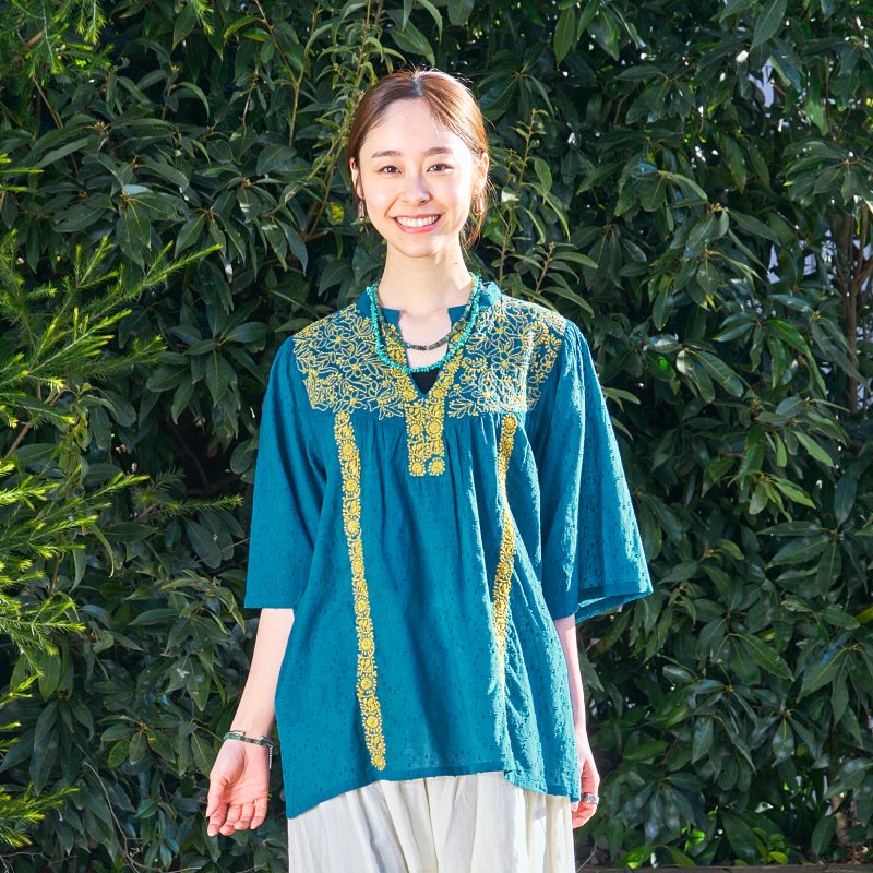 アルベロベロ　緑の刺繍入り長袖チュニック ラクノウ刺繍チュニックプルオーバー｜マライカ公式通販