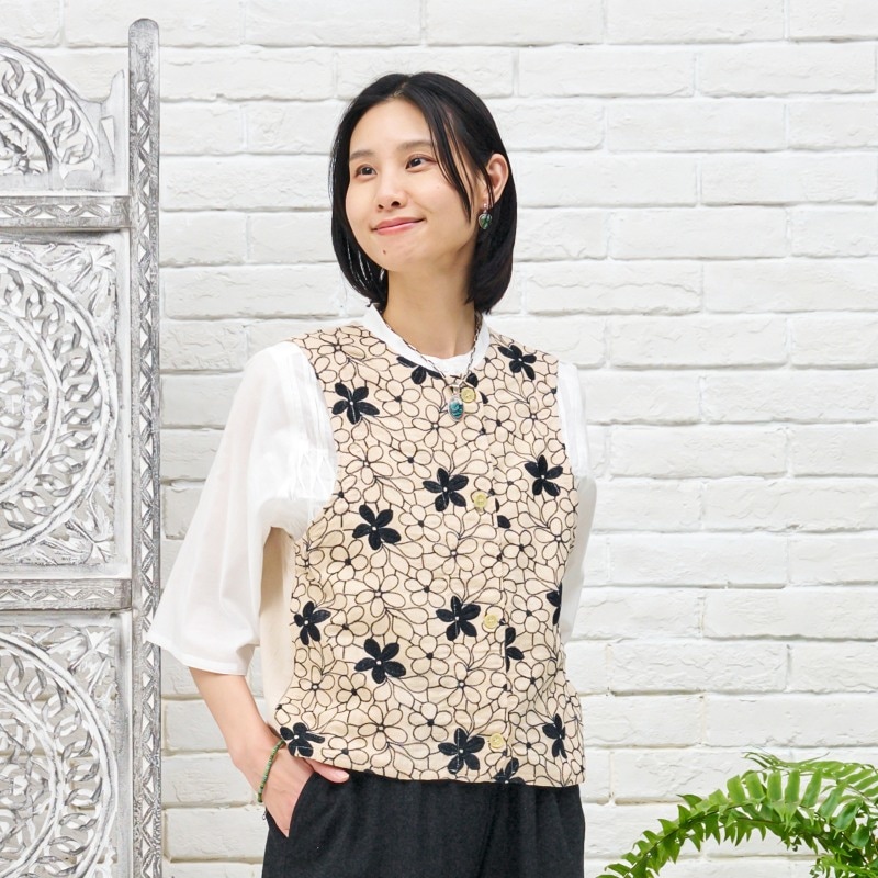 刺繍地ベスト