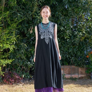 ザリ刺繍ノースリーブワンピース｜マライカ公式通販
