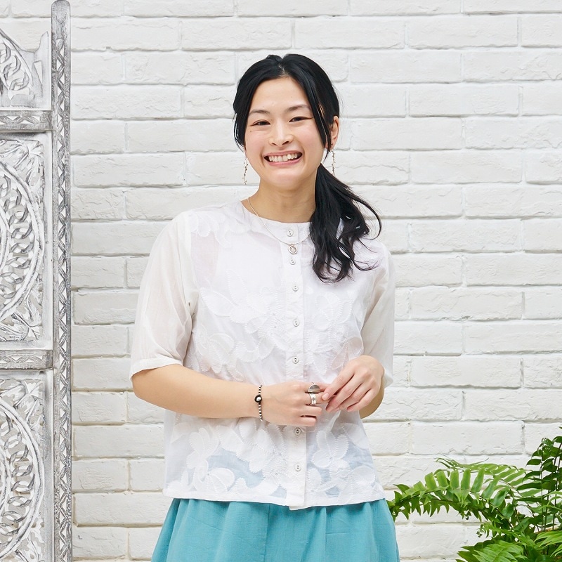 【予約販売】　オーガンジー刺繍ブラウス　7月入荷予定
