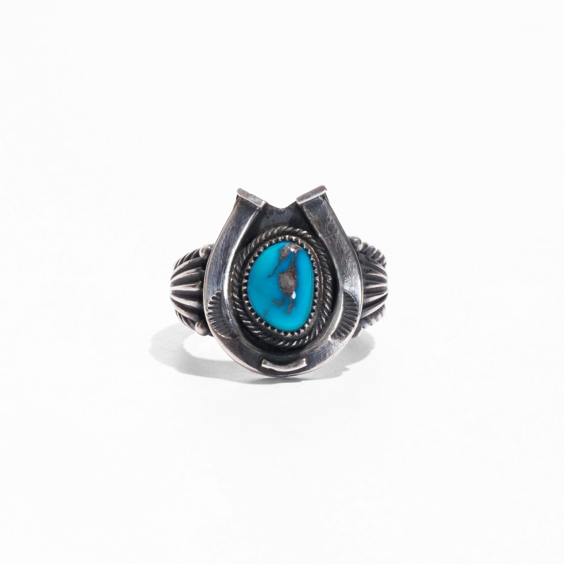 ナバホ族アーティストのインディアンジュエリー（Navajo Jewelry
