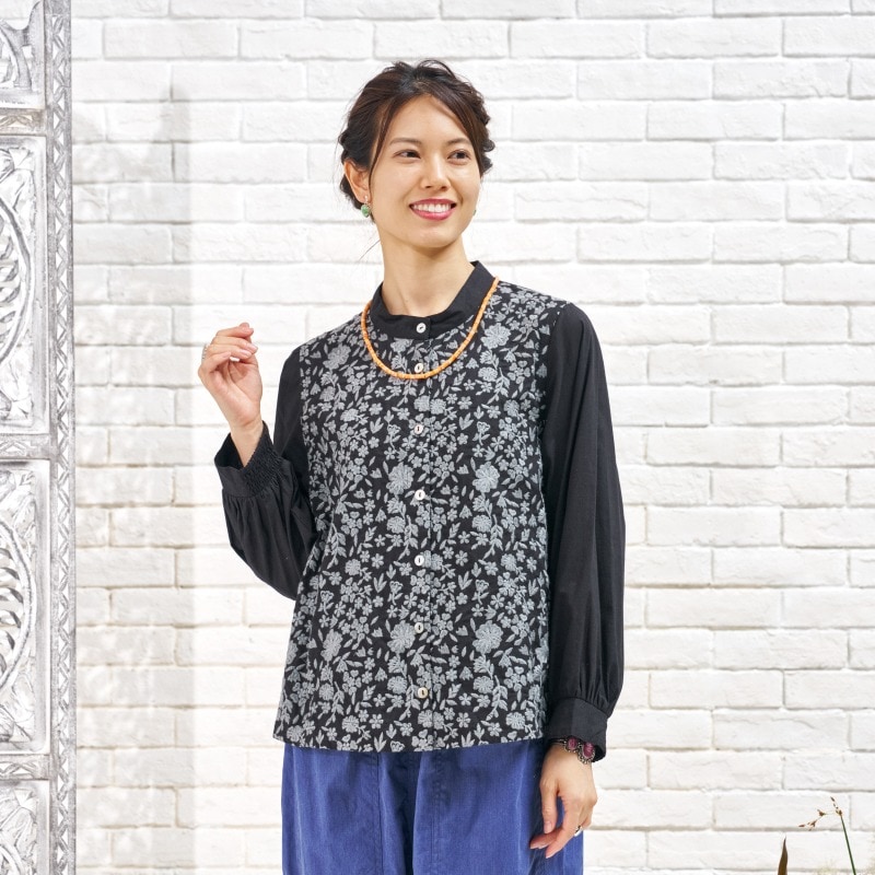 コットン小花刺繍ブラウス