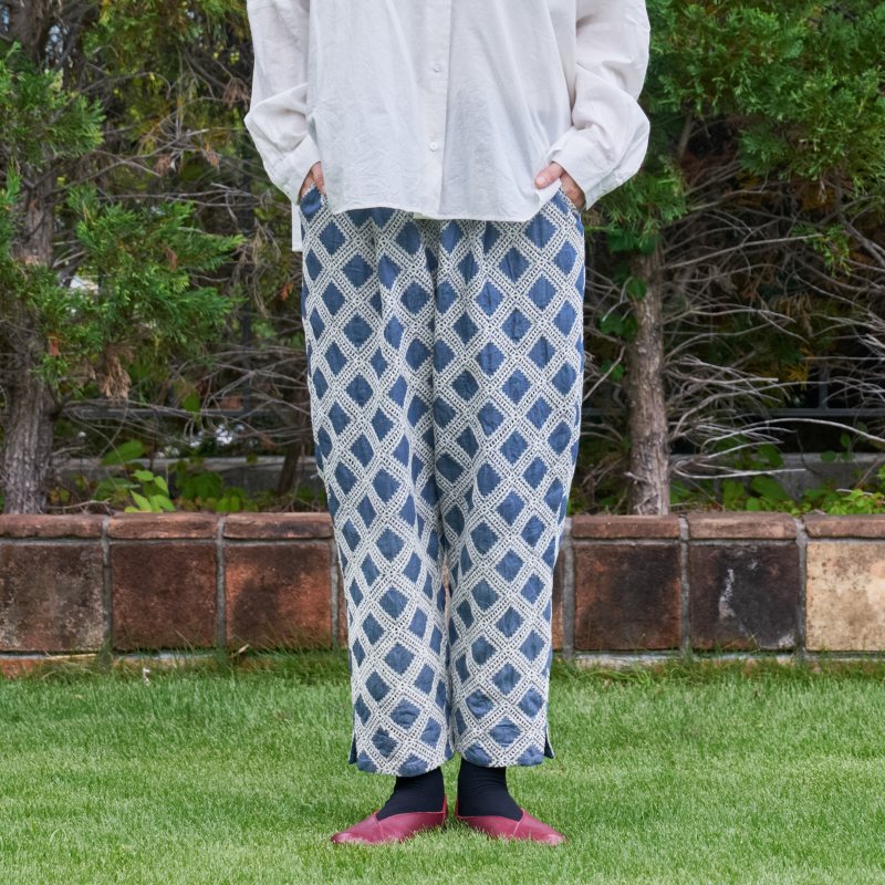 デニムクロス刺繍テーパードパンツ