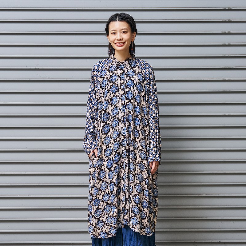予約販売】 レーヨン幾何ブロックドルマン前あきワンピース 10月入荷