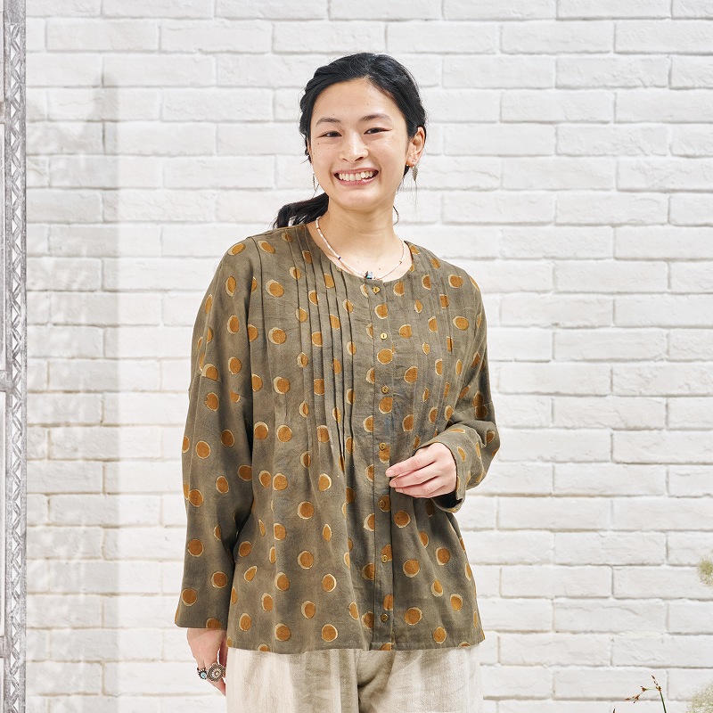 【予約販売】　コットンドットブロックプリントブラウス　10月入荷予定