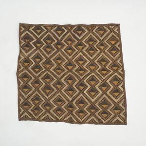 クバ布 61.5cm×65cm ラフィア椰子布｜マライカ公式通販