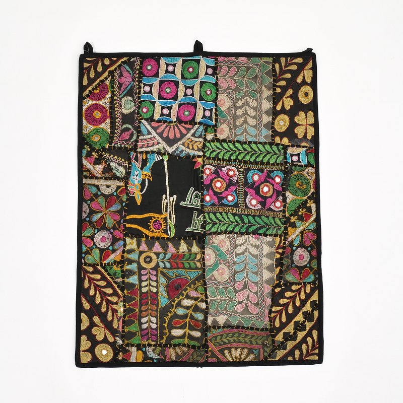 カッチ刺繍古布タペストリー 65cm×50cm｜マライカ公式通販