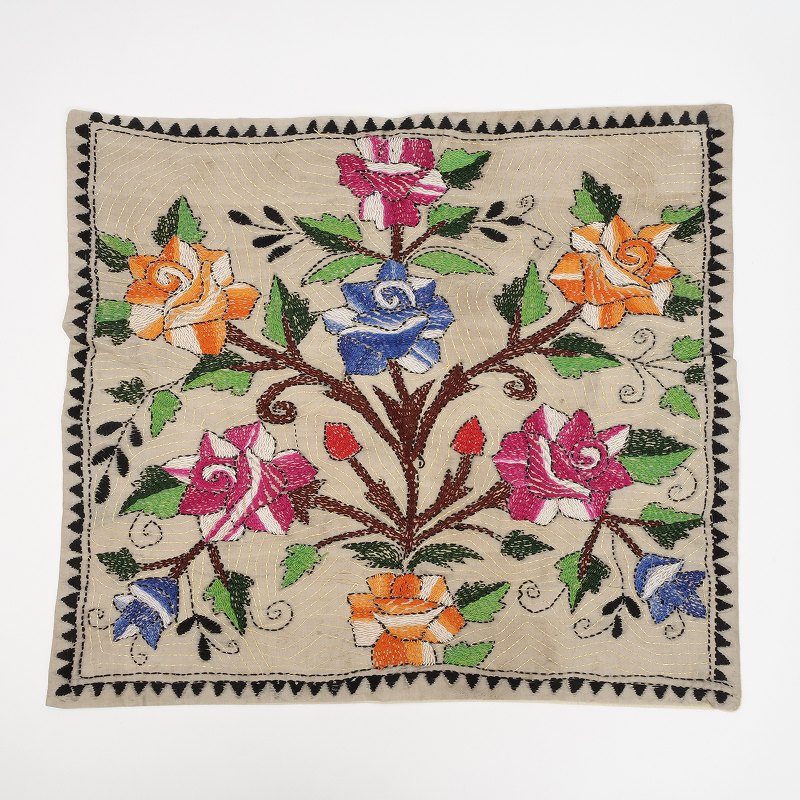 マライカ　シルク刺繍　マルチカバー グドゥリー×アリ刺繍マルチクロス｜マライカ公式通販