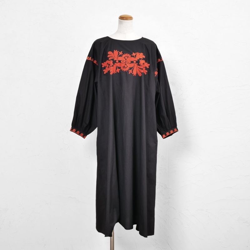 コットンビッグフラワー刺繍ワンピース｜マライカ公式通販