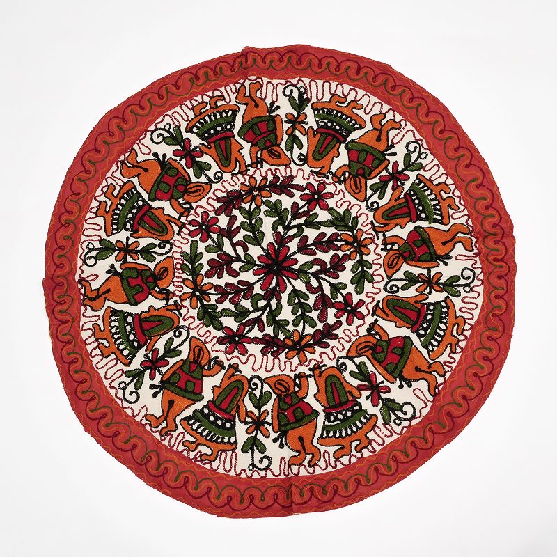 アリ刺繍 ラウンドクロス 80cm【メール便可】 インド｜マライカ公式通販