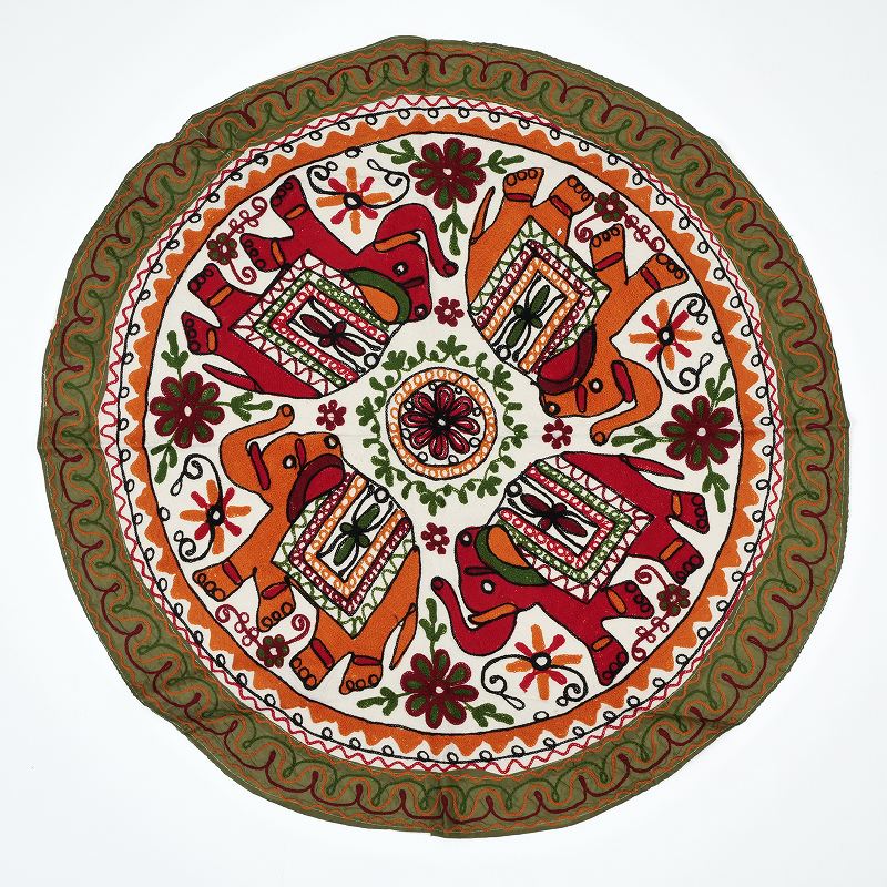 アリ刺繍 ラウンドクロス 80cm【メール便可】｜マライカ公式通販