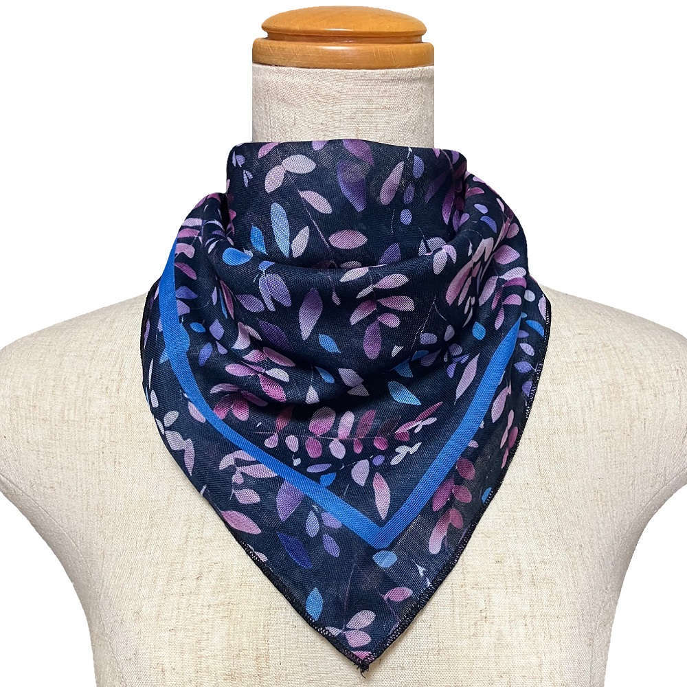 【気管切開】【喉頭摘出】【永久気管孔】　スクエアバンダナネックカバー：パープルリーフ
