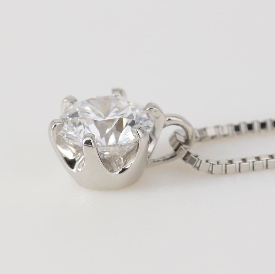 天然ダイヤモンドV字型 5石 プラチナ0.5カラット12号