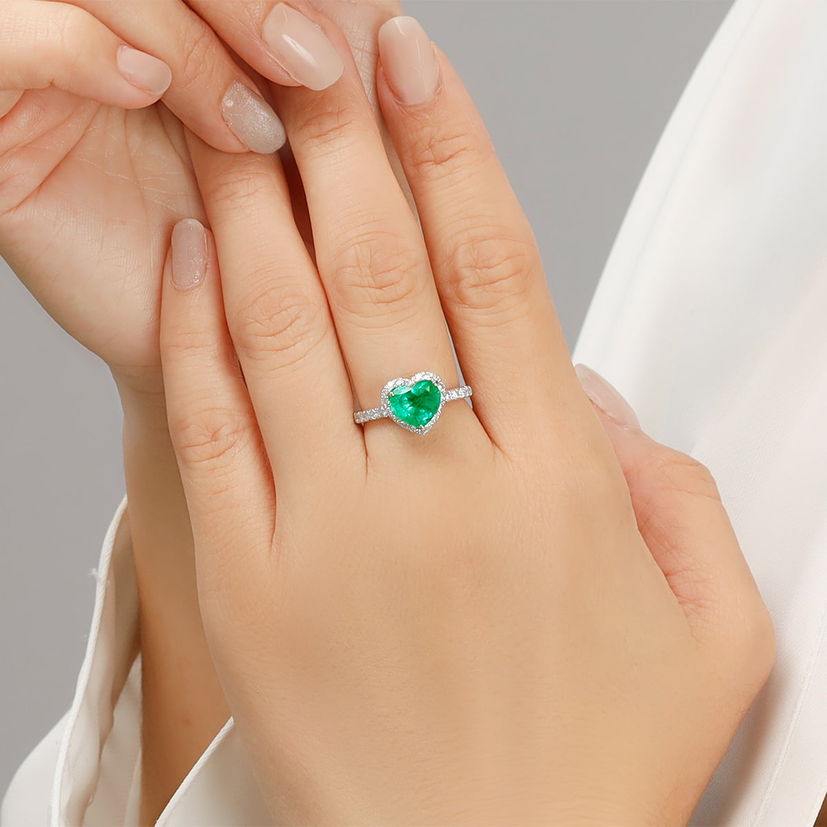 11月14日 20:00発売｜Pt エメラルド リング ハート /s0658empt