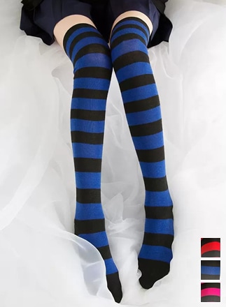 【ネコポス送料220円】【即日発送】ボーダーニーハイ（黒地）≪靴下≫【leg004】