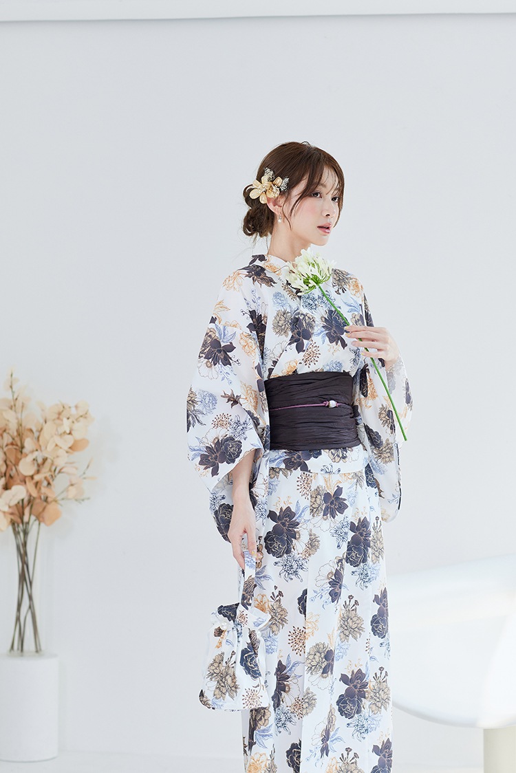 【2～3営業日で発送】雪白レトロ牡丹2way浴衣《浴衣4点セット》【Malymoon/マリームーン】【YK2510303】