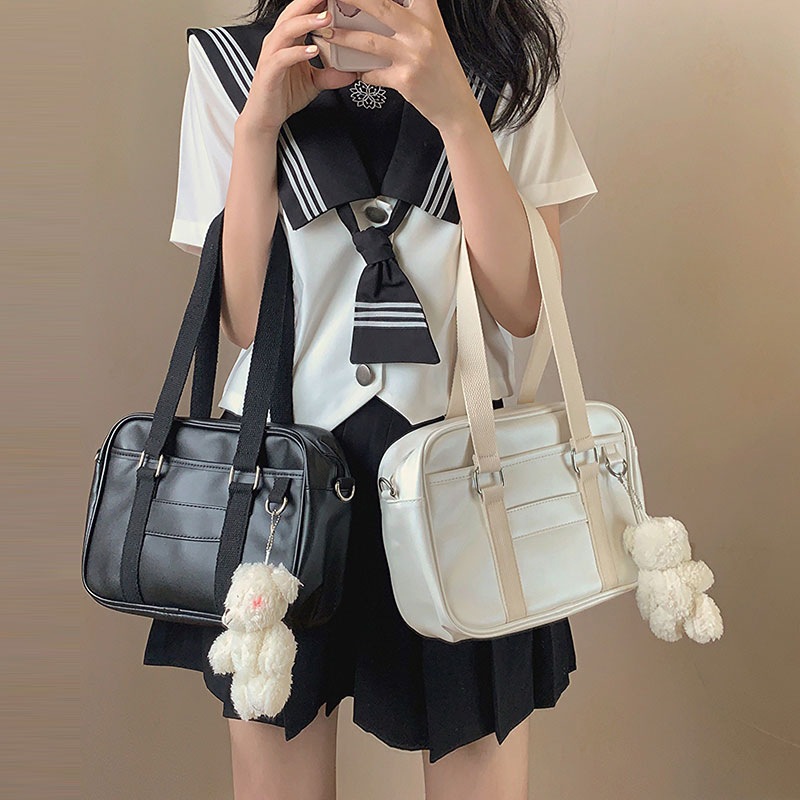 熊のキーホルダー付きスクールバッグ2カラー かわいい制服小物 Malymoon マリームーン Sb 07 制服小物 Malymoon マリームーン オフィシャルウェブストア