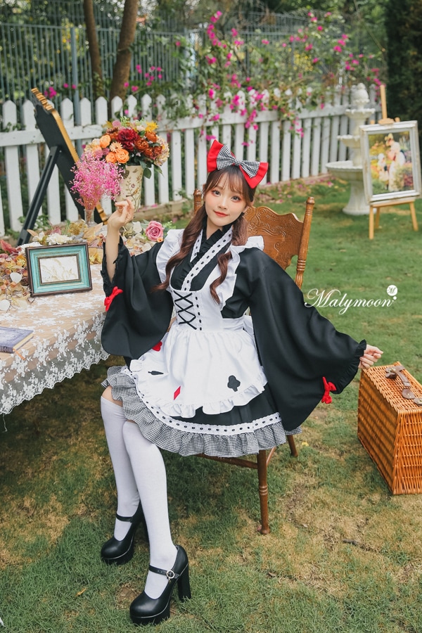 【取り寄せ】【レビュー投稿で白ニーハイプレゼント】完全受注オーダー高級メイド服《かわいいコスプレ4点セット》【odrm8165】