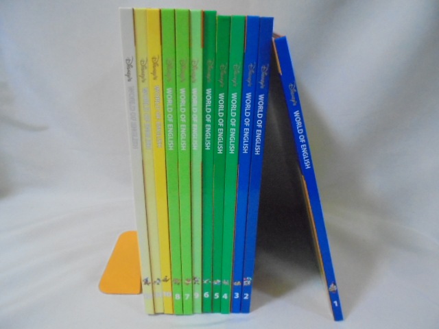 2011年 メインプログラム　ディズニー英語システム　セット&DVDプレイヤー DWEの英語システム メインプログラムBOOKS＆CD＆DVDのセット DWE